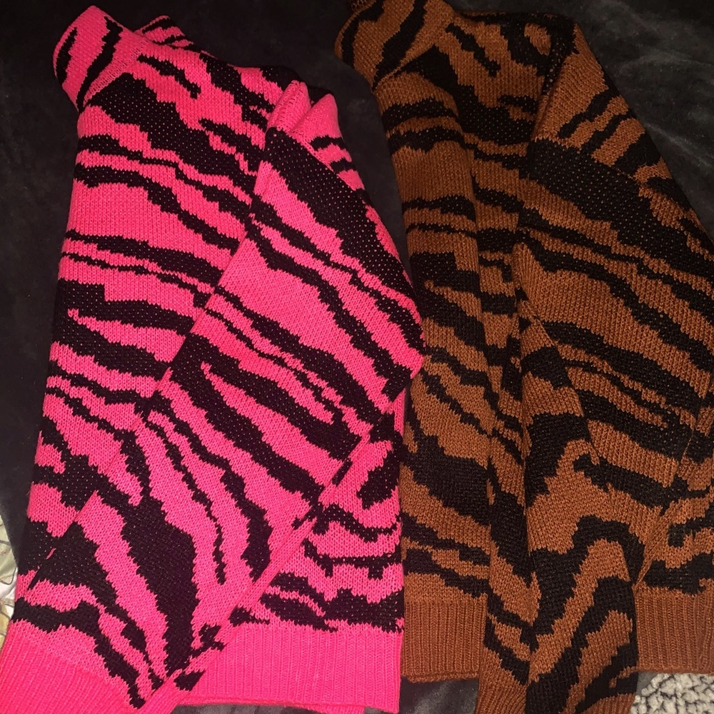 2 sweaters waist length new